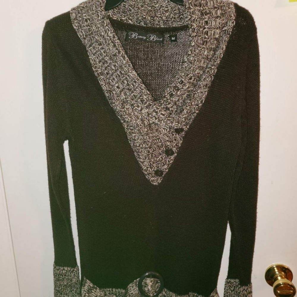 Brittany Black sweater size M
